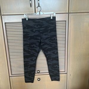 Athleta camo 7/8ths legging